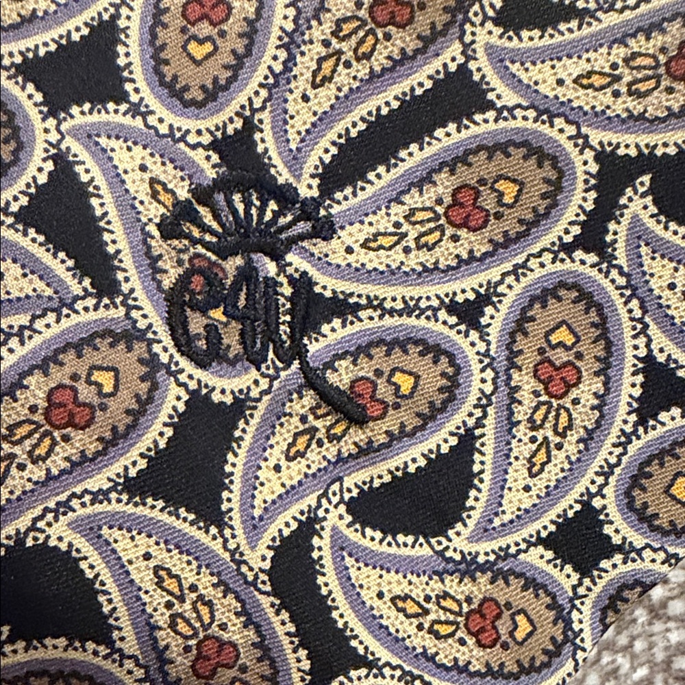 Contessa Mara Necktie
Johnny’s Thibodeaux , Louisiana 
Paisley Patterned Fabric